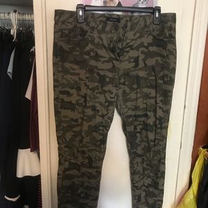 Camouflage jeans